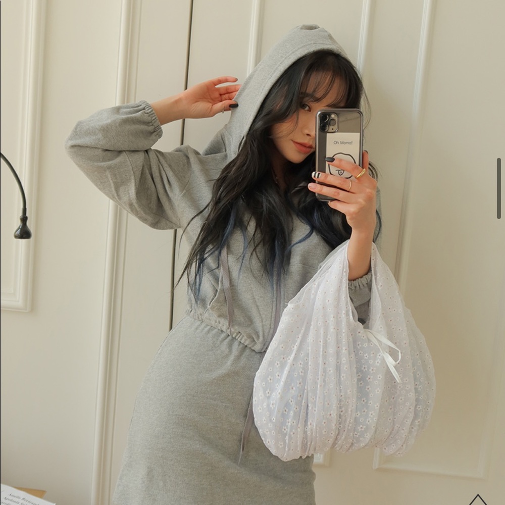 Stylenanda Sheer Floral Tote Bag